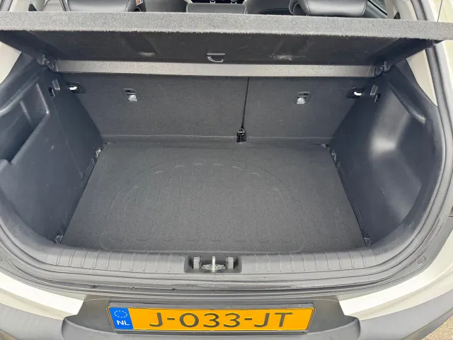 
Kia Stonic 1.0 T-GDi 100pk Sports Edition | Trekhaak | 17 inch Lichtmetalen Velgen | Navigatie | Airco | vol									