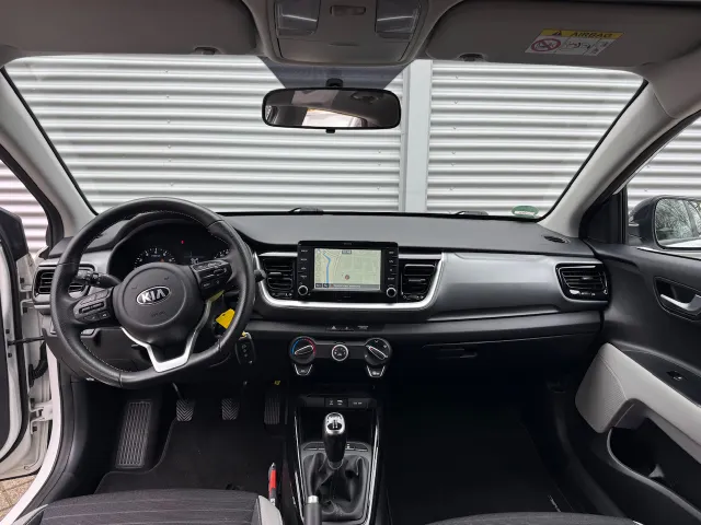 
Kia Stonic 1.0 T-GDi 100pk Sports Edition | Trekhaak | 17 inch Lichtmetalen Velgen | Navigatie | Airco | vol									