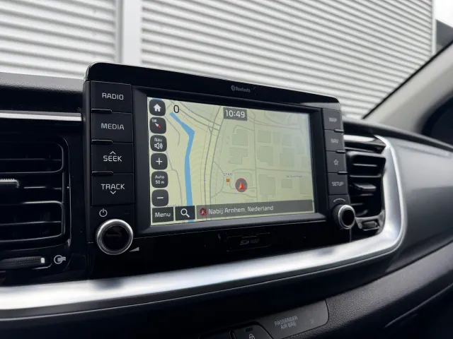 
Kia Stonic 1.0 T-GDi 100pk Sports Edition | Trekhaak | 17 inch Lichtmetalen Velgen | Navigatie | Airco | vol									