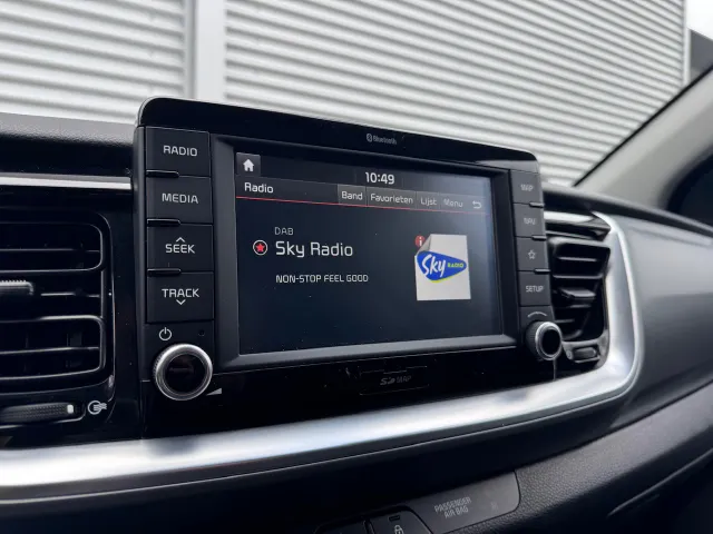 
Kia Stonic 1.0 T-GDi 100pk Sports Edition | Trekhaak | 17 inch Lichtmetalen Velgen | Navigatie | Airco | vol									