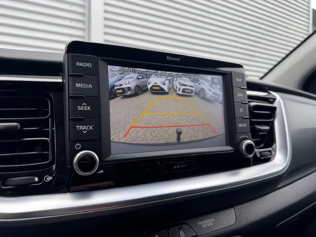 
Kia Stonic 1.0 T-GDi 100pk Sports Edition | Trekhaak | 17 inch Lichtmetalen Velgen | Navigatie | Airco | vol									