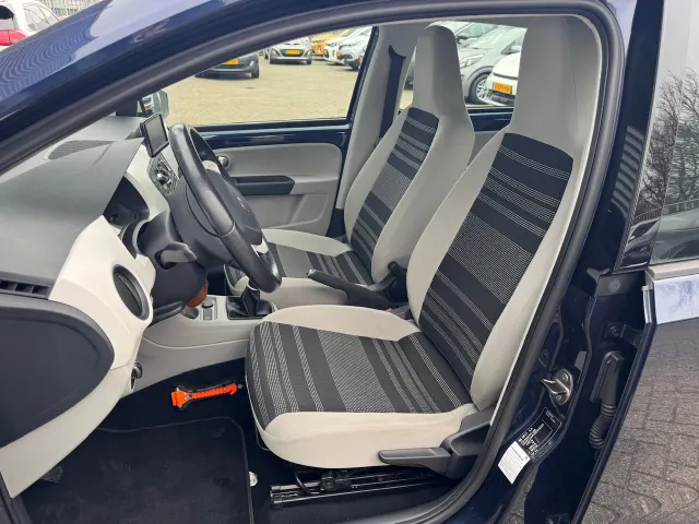 
SEAT Mii 1.0 60pk 5D @Mii | Airco | Lichtmetalen Velgen | Navigatie | vol									