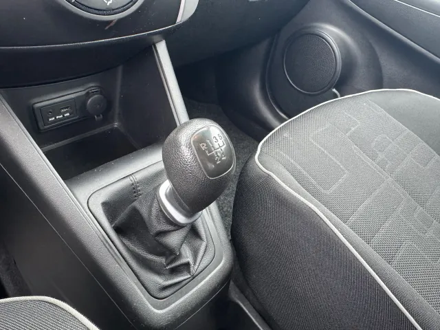 
Kia Venga 1.4 66KW 20th Anniversary | Navigatie | Camera | Airco | vol									