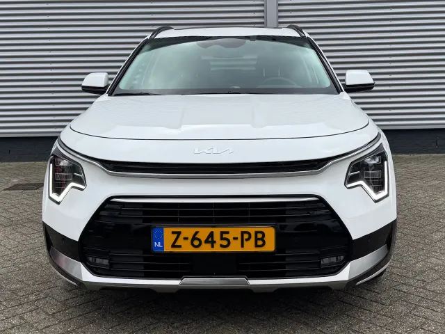 
Kia Niro 1.6 GDi Hybrid 141pk DCT6 DynamicPlusLine | Stoel/Stuurwielverwarming | Schuif/Kanteldak | Dodehoek | HUD | Navigatie | Climate | vol									