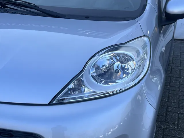 
Peugeot 107 1.0 68PK 5D Active | Airco | Radio | AUX | vol									