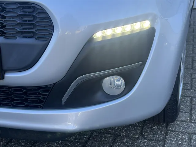 
Peugeot 107 1.0 68PK 5D Active | Airco | Radio | AUX | vol									