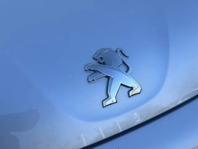 
Peugeot 107 1.0 68PK 5D Active | Airco | Radio | AUX | vol									