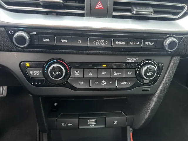 
								Kia e-Niro 64 kWh Elektrisch 204pk Aut ExecutiveLine 3-fase I Schuifdak I Alarm vol									