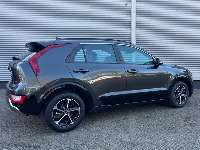 
Kia Niro 1.6 GDi Hybrid 129pk DCT6 DynamicLine | Navigatie | Climate Control | Sensoren | vol									