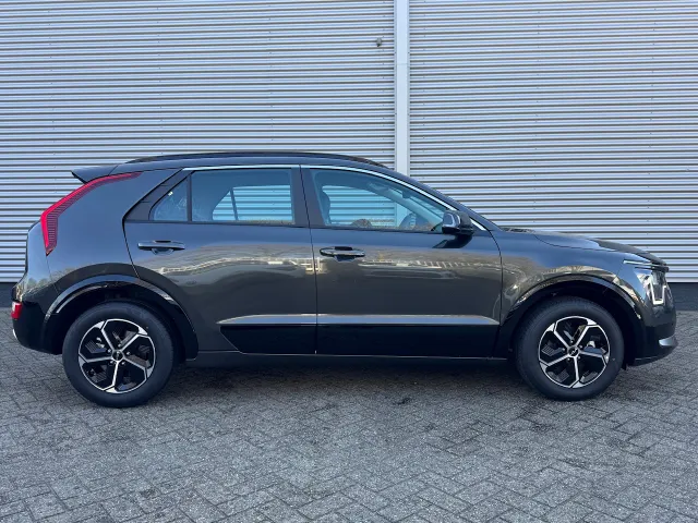 
Kia Niro 1.6 GDi Hybrid 129pk DCT6 DynamicLine | Navigatie | Climate Control | Sensoren | vol									