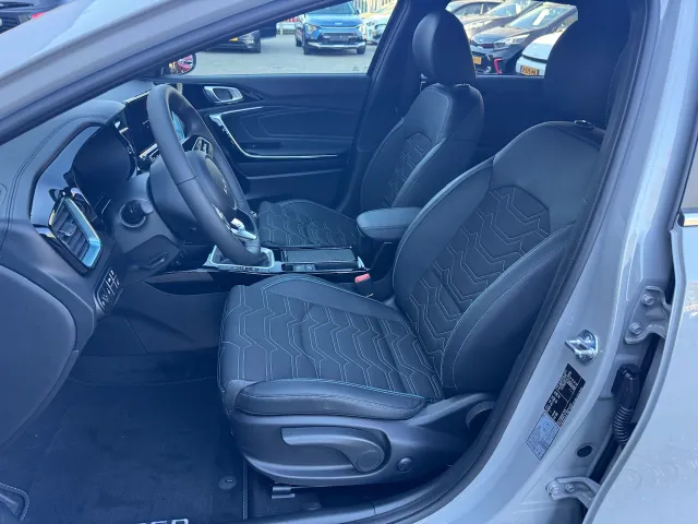 
Kia Ceed 1.0 T-GDi 100pk Design Edition | JBL | Stoel/Stuurwielverwarming | Navigatie | Climate Control | vol									