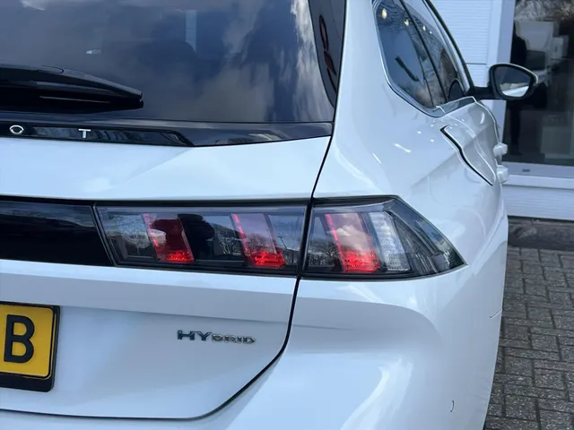 
Peugeot 508 Sw 1.6 Hybrid 225pk e-EAT8 Allure Pack Business | Trekhaak | Camera | Carplay | Elektrische Klep | Navigatie vol									
