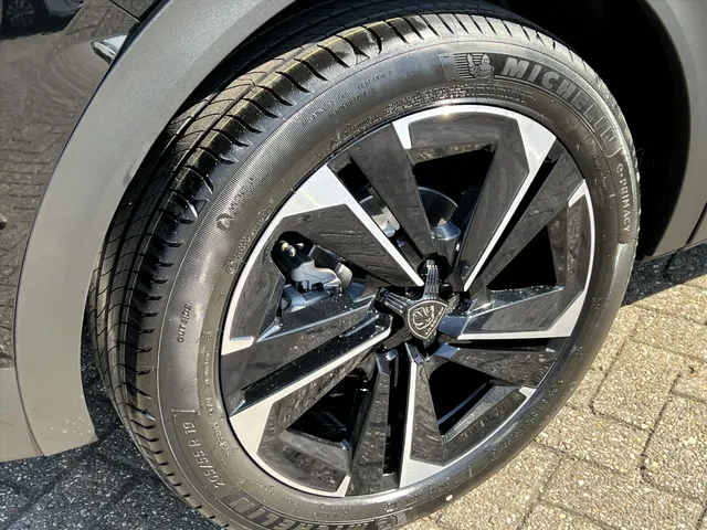 
Peugeot 408 1.2 Hybrid 145PK e-DCS6 Allure | Navigatie | Camera | Parkeersensoren | Climate Control | vol									