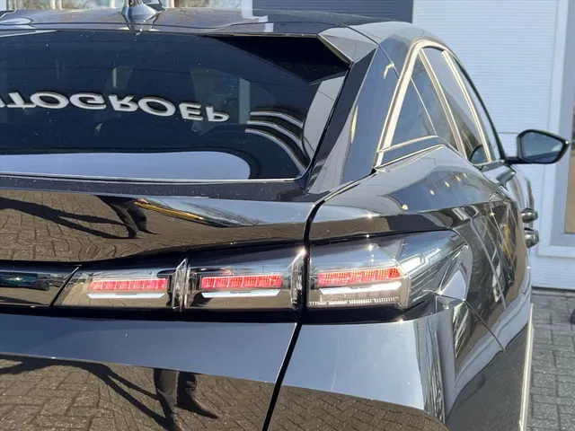 
Peugeot 408 1.2 Hybrid 145PK e-DCS6 Allure | Navigatie | Camera | Parkeersensoren | Climate Control | vol									