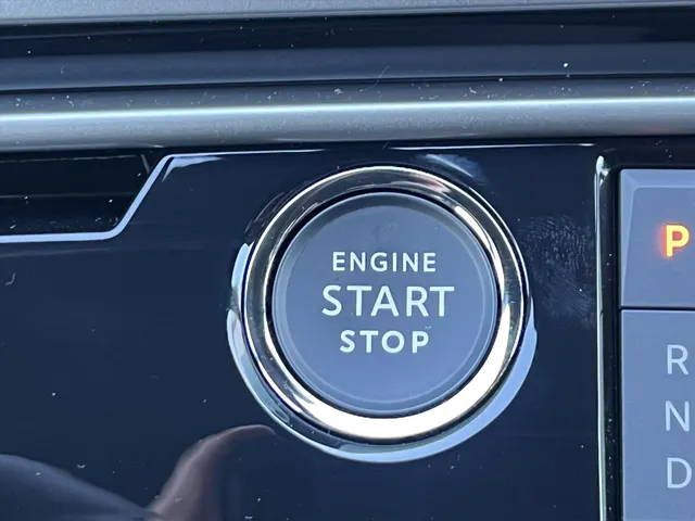 
Peugeot 5008 1.2 HYBRID 136pk e-DCS6 Allure | Automaat | Camera | Navigatie | Cruise Control | Parkeersensoren | vol									