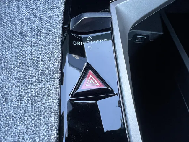 
Peugeot 5008 1.2 HYBRID 136pk e-DCS6 Allure | Automaat | Camera | Navigatie | Cruise Control | Parkeersensoren | vol									