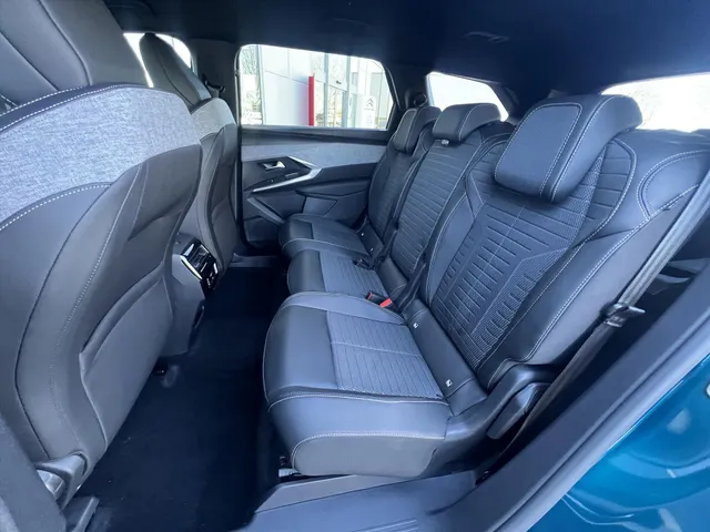 
Peugeot 5008 1.2 HYBRID 136pk e-DCS6 Allure | Automaat | Camera | Navigatie | Cruise Control | Parkeersensoren | vol									