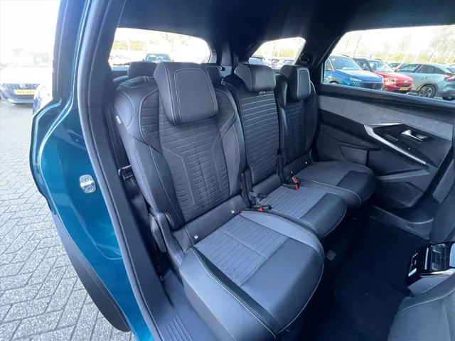 
Peugeot 5008 1.2 HYBRID 136pk e-DCS6 Allure | Automaat | Camera | Navigatie | Cruise Control | Parkeersensoren | vol									