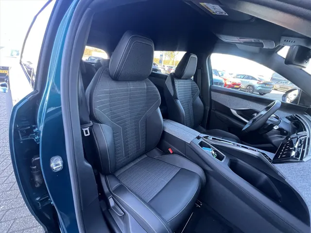 
Peugeot 5008 1.2 HYBRID 136pk e-DCS6 Allure | Automaat | Camera | Navigatie | Cruise Control | Parkeersensoren | vol									