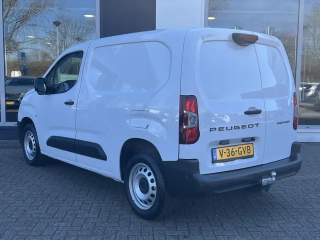 
Peugeot Partner 1.5 BlueHDi 100pk L1 | Trekhaak | Navigatie | Camera | Parkeersensoren | vol									