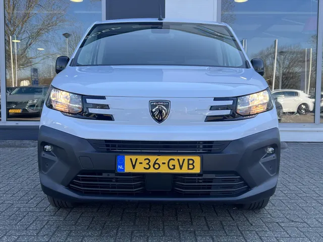 
Peugeot Partner 1.5 BlueHDi 100pk L1 | Trekhaak | Navigatie | Camera | Parkeersensoren | vol									