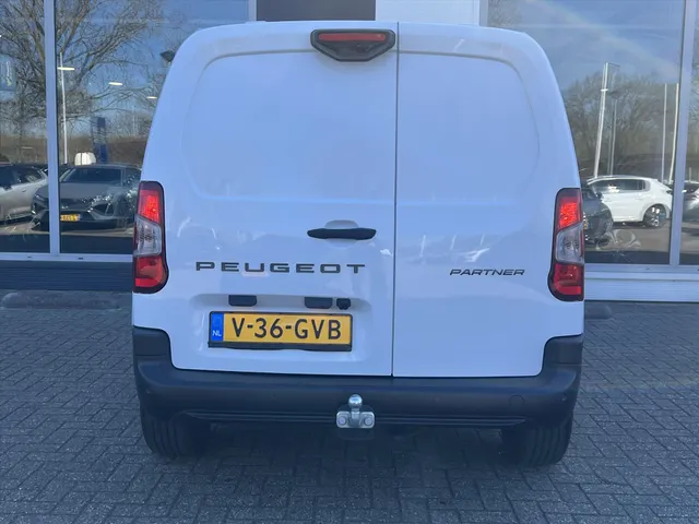 
Peugeot Partner 1.5 BlueHDi 100pk L1 | Trekhaak | Navigatie | Camera | Parkeersensoren | vol									