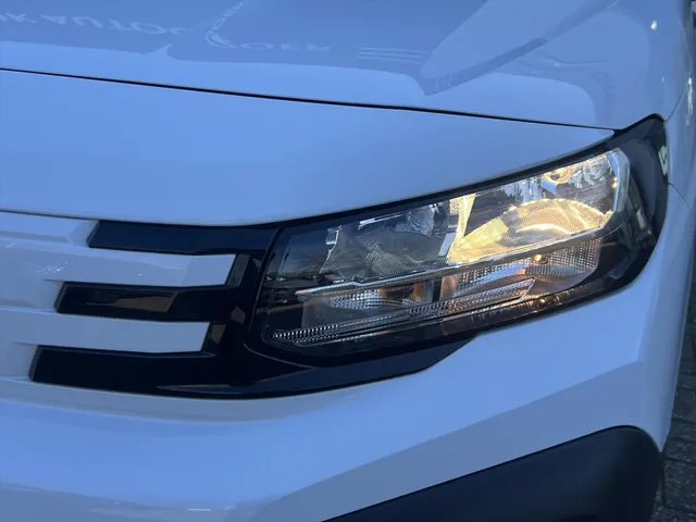 
Peugeot Partner 1.5 BlueHDi 100pk L1 | Trekhaak | Navigatie | Camera | Parkeersensoren | vol									