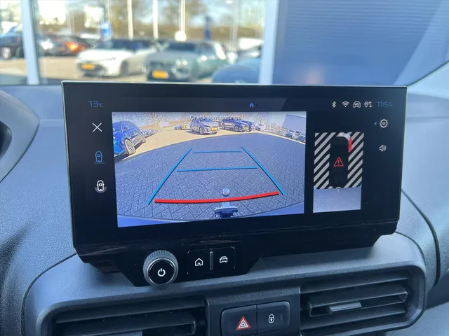 
Peugeot Partner 1.5 BlueHDi 100pk L1 | Trekhaak | Navigatie | Camera | Parkeersensoren | vol									