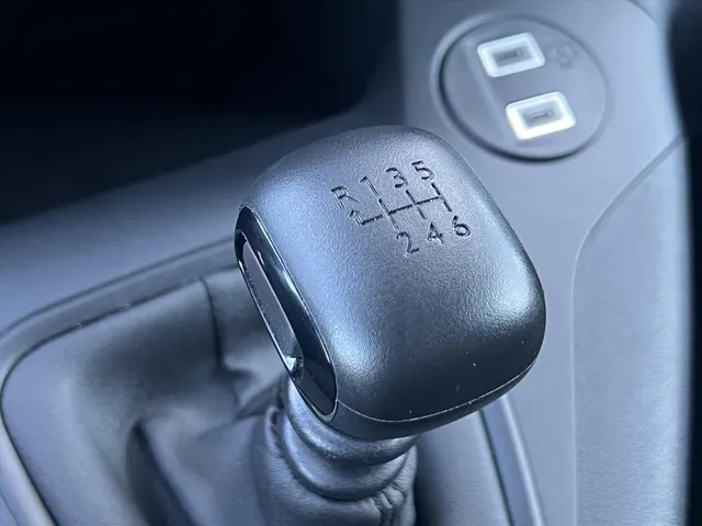 
Peugeot Partner 1.5 BlueHDi 100pk L1 | Trekhaak | Navigatie | Camera | Parkeersensoren | vol									