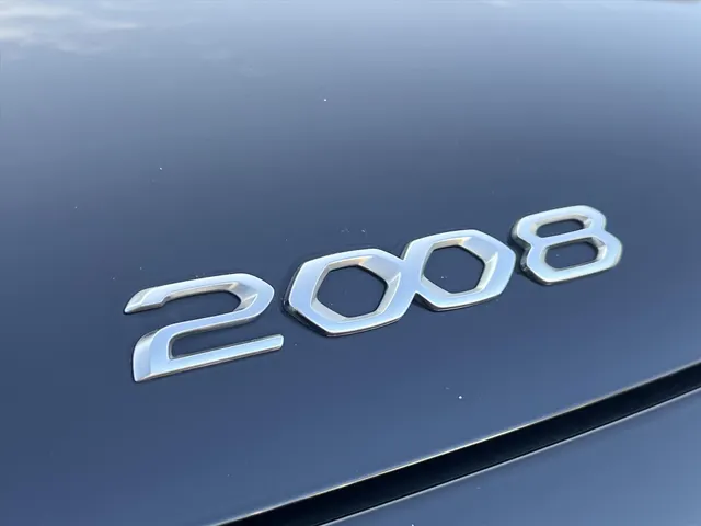 
Peugeot 2008 1.2 PureTech 100pk Allure | Camera | Parkeersensoren | Apple Carplay | Android Auto | vol									