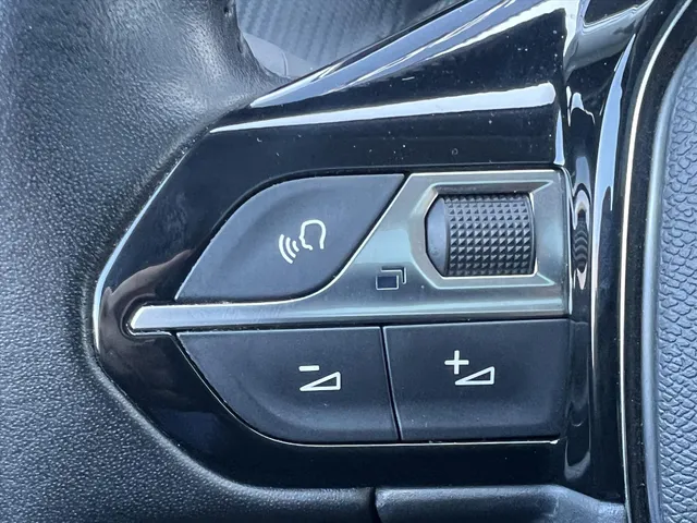 
Peugeot 2008 1.2 PureTech 100pk Allure | Camera | Parkeersensoren | Apple Carplay | Android Auto | vol									