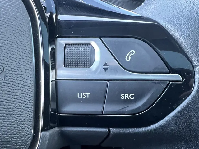 
Peugeot 2008 1.2 PureTech 100pk Allure | Camera | Parkeersensoren | Apple Carplay | Android Auto | vol									