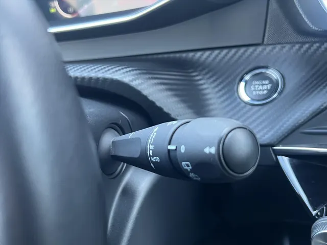 
Peugeot 2008 1.2 PureTech 100pk Allure | Camera | Parkeersensoren | Apple Carplay | Android Auto | vol									