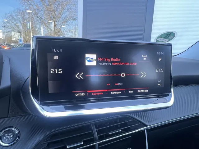 
Peugeot 2008 1.2 PureTech 100pk Allure | Camera | Parkeersensoren | Apple Carplay | Android Auto | vol									