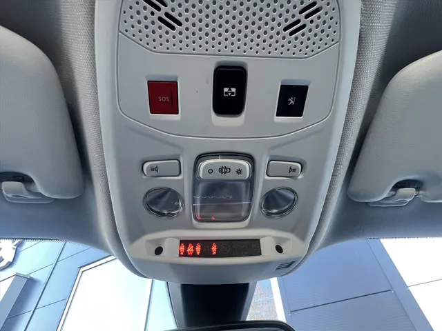 
Peugeot 2008 1.2 PureTech 100pk Allure | Camera | Parkeersensoren | Apple Carplay | Android Auto | vol									