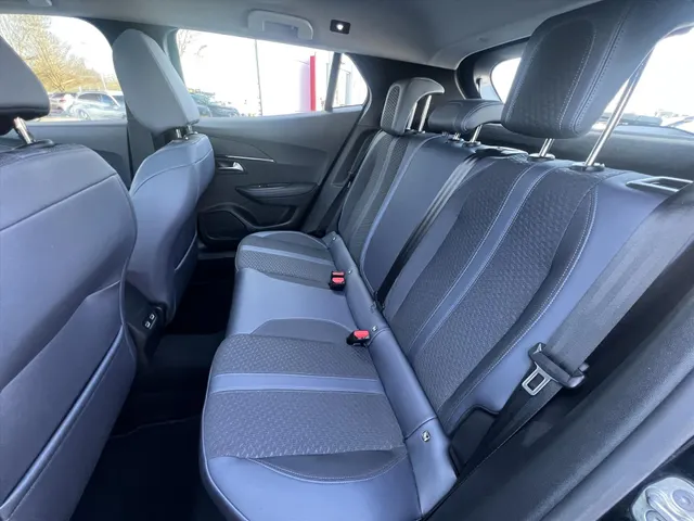 
Peugeot 2008 1.2 PureTech 100pk Allure | Camera | Parkeersensoren | Apple Carplay | Android Auto | vol									