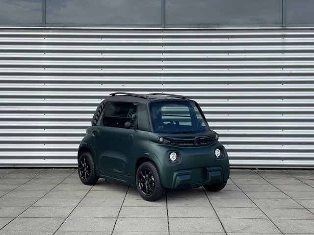 
Citroën Ami | 14” LM Velgen | Comfort Stoelen Leer | Brommerrijbewijs vanaf 16 jaar | Panorama dak | Telefoonhouder | USB lader voor de telefoon | vol									