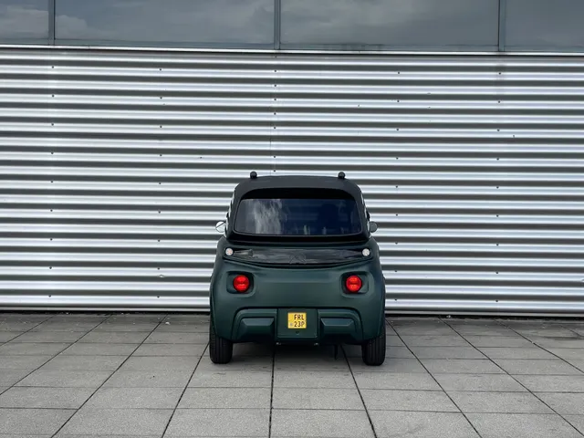 
Citroën Ami | 14” LM Velgen | Comfort Stoelen Leer | Brommerrijbewijs vanaf 16 jaar | Panorama dak | Telefoonhouder | USB lader voor de telefoon | vol									