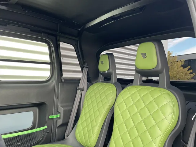 
Citroën Ami | 14” LM Velgen | Comfort Stoelen Leer | Brommerrijbewijs vanaf 16 jaar | Panorama dak | Telefoonhouder | USB lader voor de telefoon | vol									