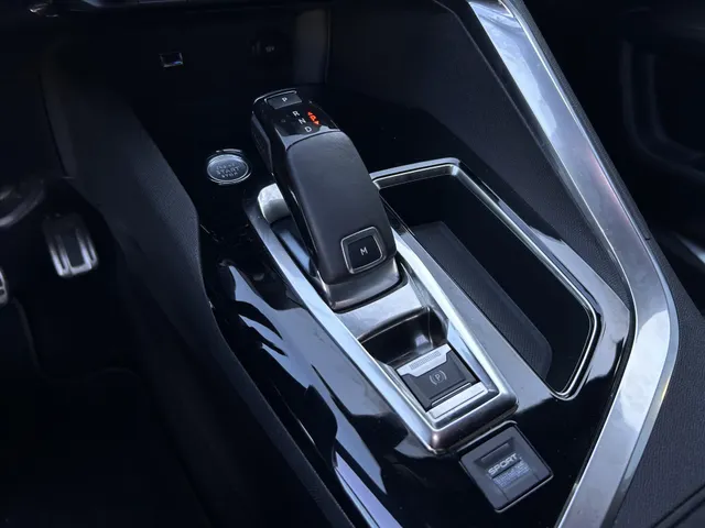 
								Peugeot 3008 1.6 PureTech 180pk Automaat GT-Line | Hifi Focal | Cruise Controle | Navigatie | Apple Carplay & Android Auto | Carrosserieafwerking Coupe Franche | vol									