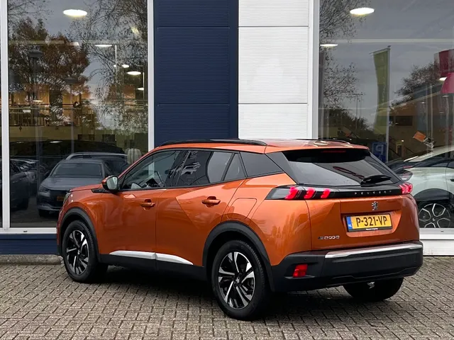 
Peugeot e-2008 EV 50kWh 136pk Allure I Navigatie via App | Lichtmetalen Velgen | Climate Control | Cruise Control | Parkeersensoren Achter | vol									