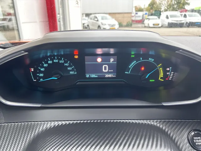 
Peugeot e-2008 EV 50kWh 136pk Allure I Navigatie via App | Lichtmetalen Velgen | Climate Control | Cruise Control | Parkeersensoren Achter | vol									