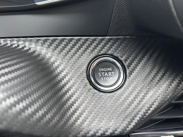 
Peugeot e-2008 EV 50kWh 136pk Allure I Navigatie via App | Lichtmetalen Velgen | Climate Control | Cruise Control | Parkeersensoren Achter | vol									