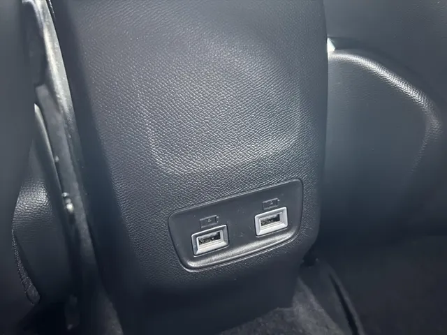 
Peugeot e-2008 EV 50kWh 136pk Allure I Navigatie via App | Lichtmetalen Velgen | Climate Control | Cruise Control | Parkeersensoren Achter | vol									