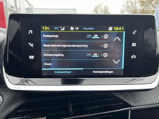
Peugeot e-2008 EV 50kWh 136pk Allure I Navigatie via App | Lichtmetalen Velgen | Climate Control | Cruise Control | Parkeersensoren Achter | vol									
