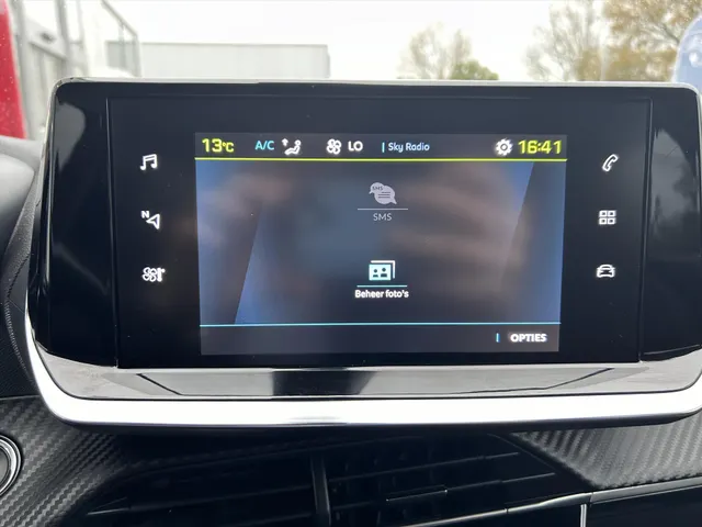 
Peugeot e-2008 EV 50kWh 136pk Allure I Navigatie via App | Lichtmetalen Velgen | Climate Control | Cruise Control | Parkeersensoren Achter | vol									