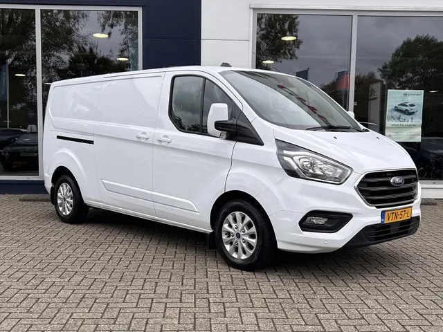 
Ford Transit Custom GB 2.0 TDCi 130PK 300 L2H1 Limited | parkeersensoren | Navigatie | Trekhaak | vol									