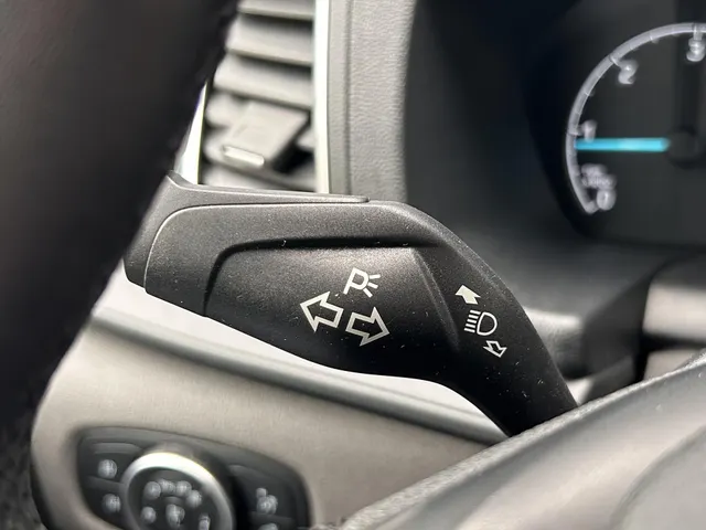 
Ford Transit Custom GB 2.0 TDCi 130PK 300 L2H1 Limited | parkeersensoren | Navigatie | Trekhaak | vol									