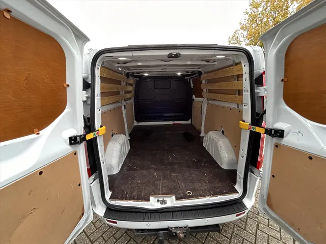 
Ford Transit Custom GB 2.0 TDCi 130PK 300 L2H1 Limited | parkeersensoren | Navigatie | Trekhaak | vol									