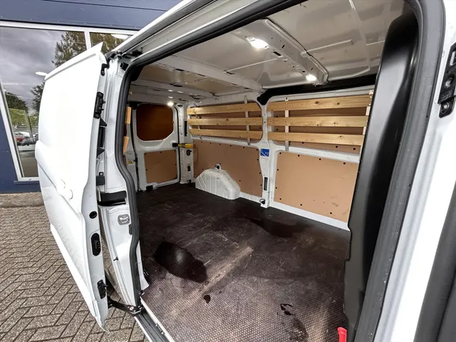 
Ford Transit Custom GB 2.0 TDCi 130PK 300 L2H1 Limited | parkeersensoren | Navigatie | Trekhaak | vol									
